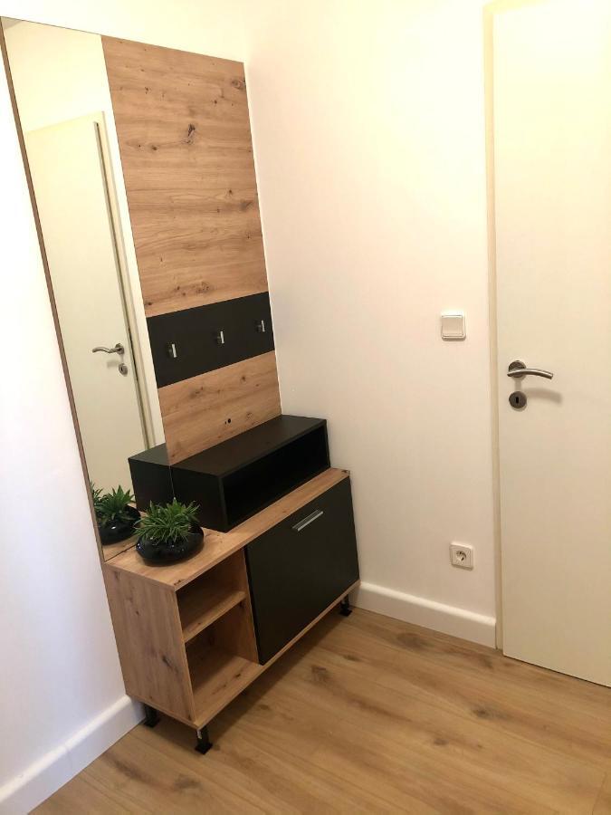 Weinberg Apartment